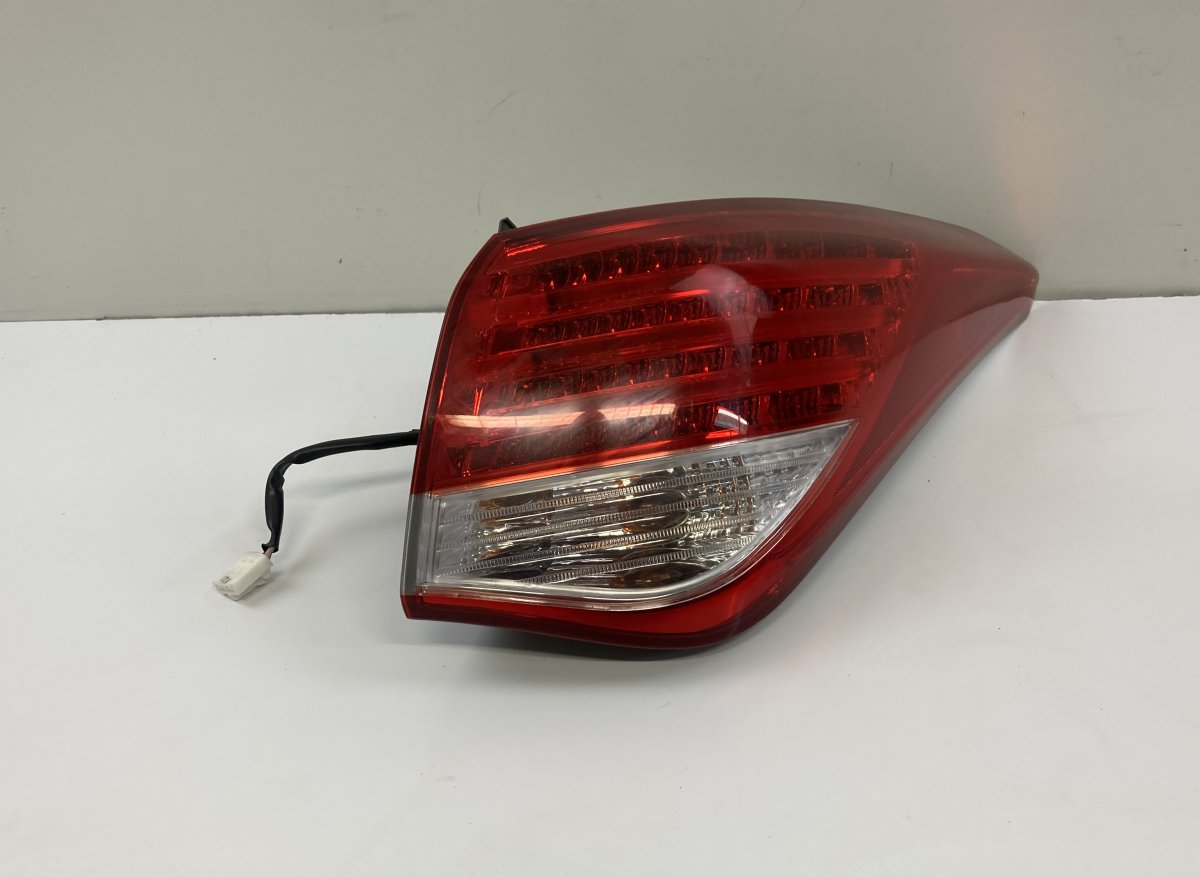 Hyundai i40 Tail light, right 924023Z300 Tail light, right HYUNDAI i40 (VF) (...