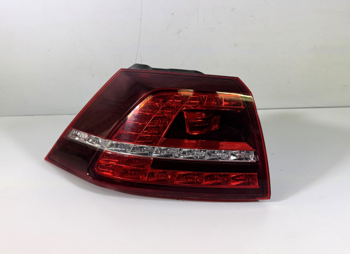 Volkswagen Golf 7 tail light left 5G0945207 Tail light left VW GOLF VII (5G1, BA5...