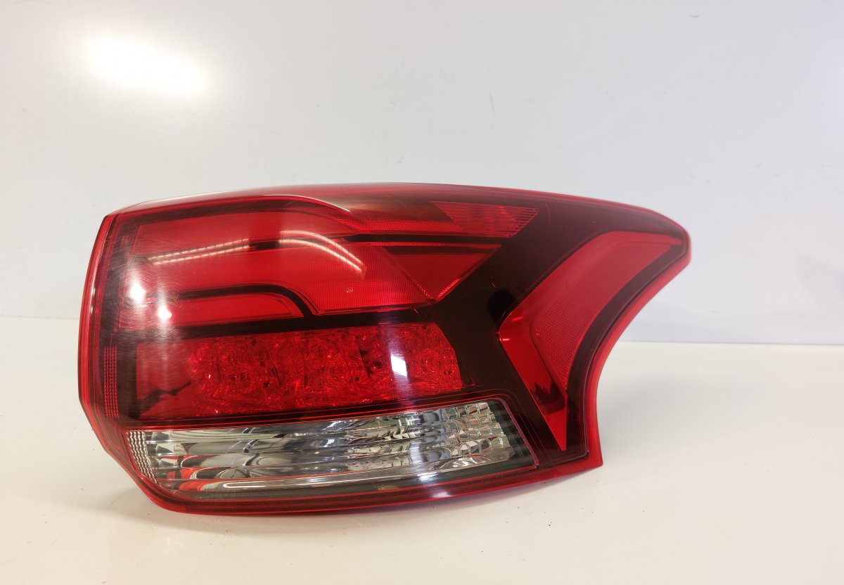 Mitsubishi Outlander Tail light, right W2869 2AR1YS1 Tail light, right MITSUBISHI OUTL...