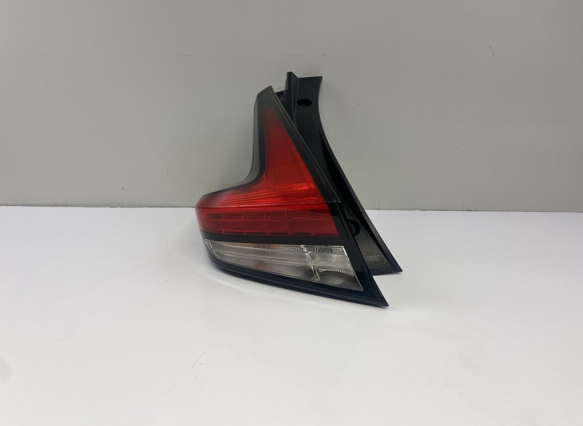 Nissan Leaf tail light left 26555-5SH0A 265555SH0A Tail light left NISSAN L...