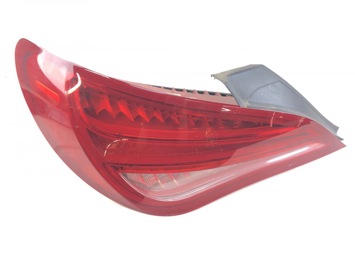 Mercedes-Benz CLA (C117) galinis žibintas (kairėje)