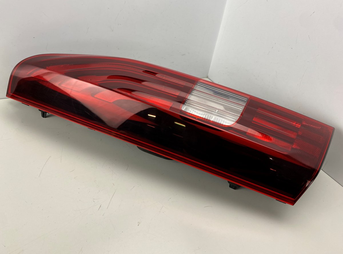 Peugeot Partner / Rifter tail light left 9819427380 9819427280 311002484 Tail light left...