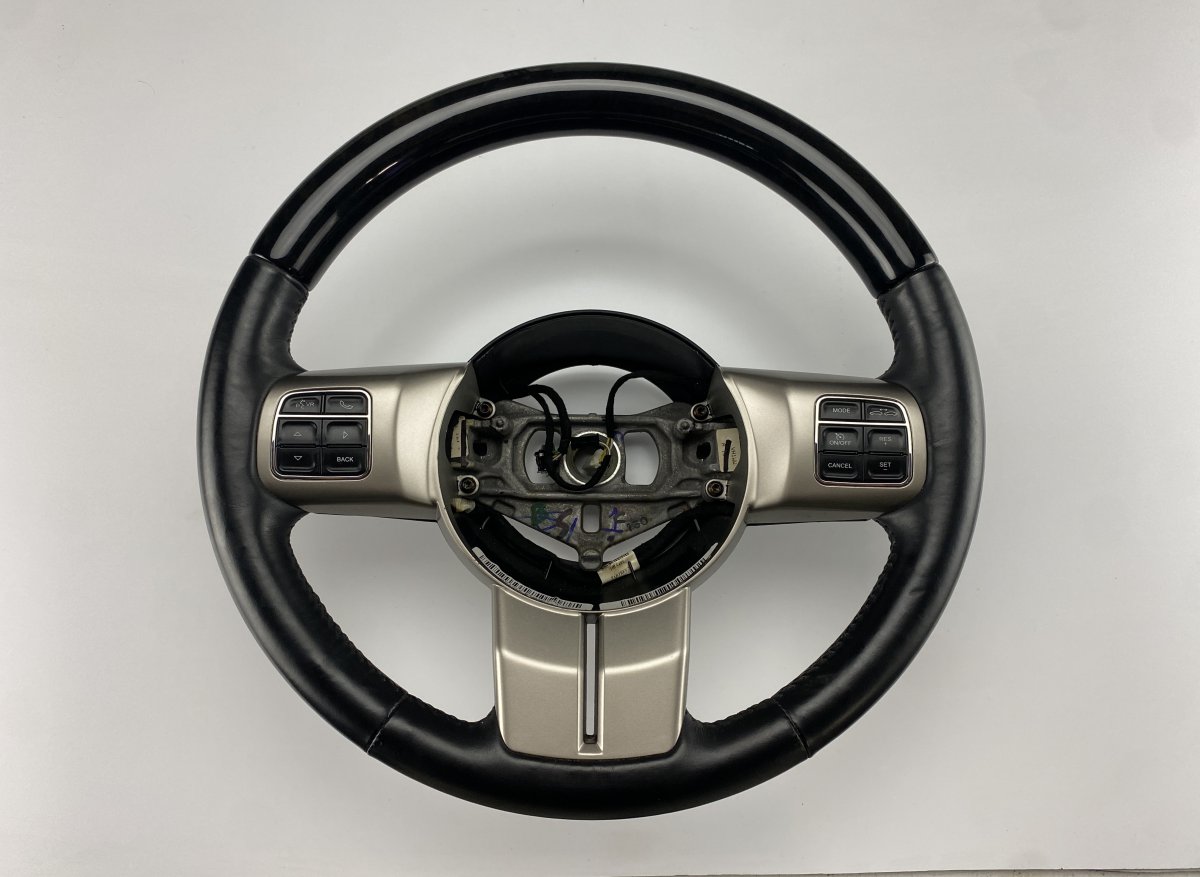 Jeep Grand Cherokee (WK) steering wheel 05057580AE 1WQ171X9AB 0515WLB1A191WA Steering W...
