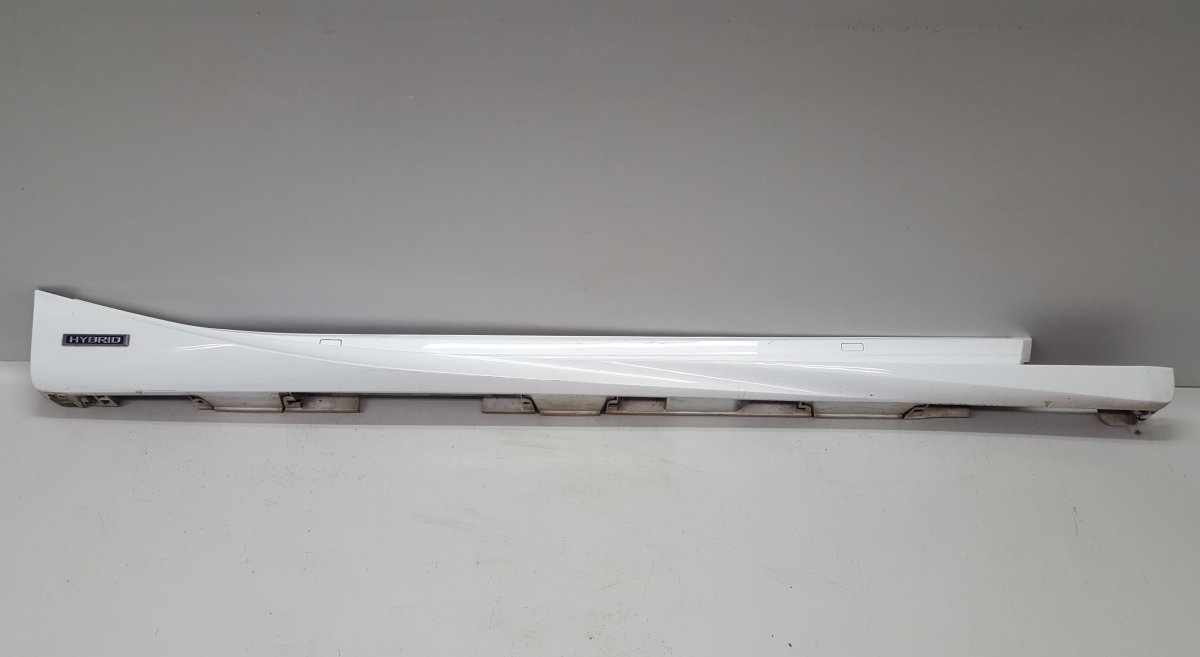 Lexus IS oikea sivuhelma 5740153040 Side Skirt Right LEXUS IS III (XE30)...