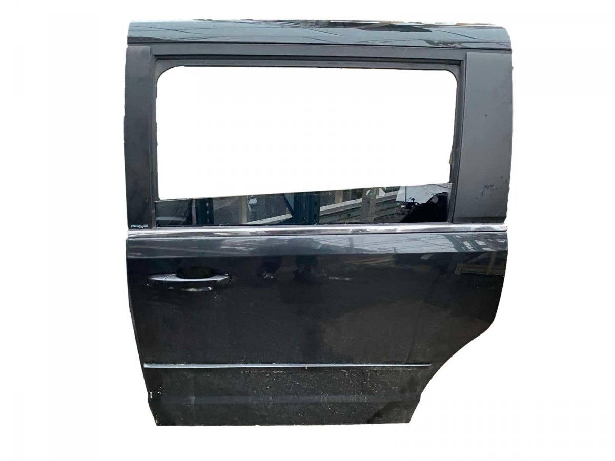 Chrysler Grand Voyager / Town & Country Sliding door left 5020699AE Sliding door left CHRYSLER VOYAGER V ...