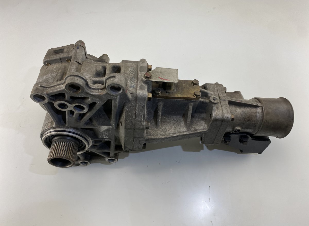 Mitsubishi Outlander Vahekast / nurkreduktor 3200A067 Transfer Box MITSUBISHI OUTLANDER II (...