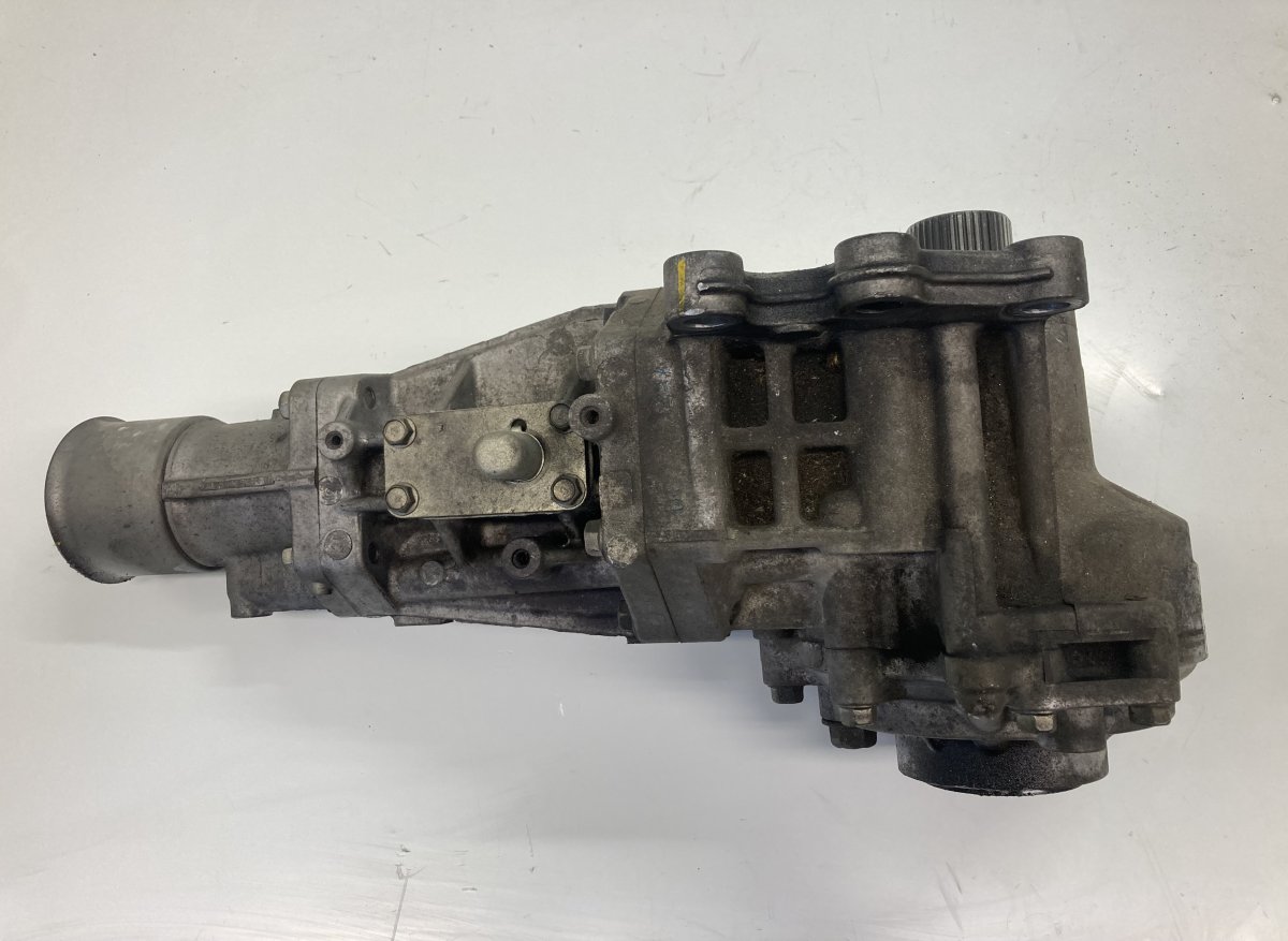 Mitsubishi Outlander Vahekast / nurkreduktor 067015 3200A067 Transfer Box MITSUBISHI OUTLAND...