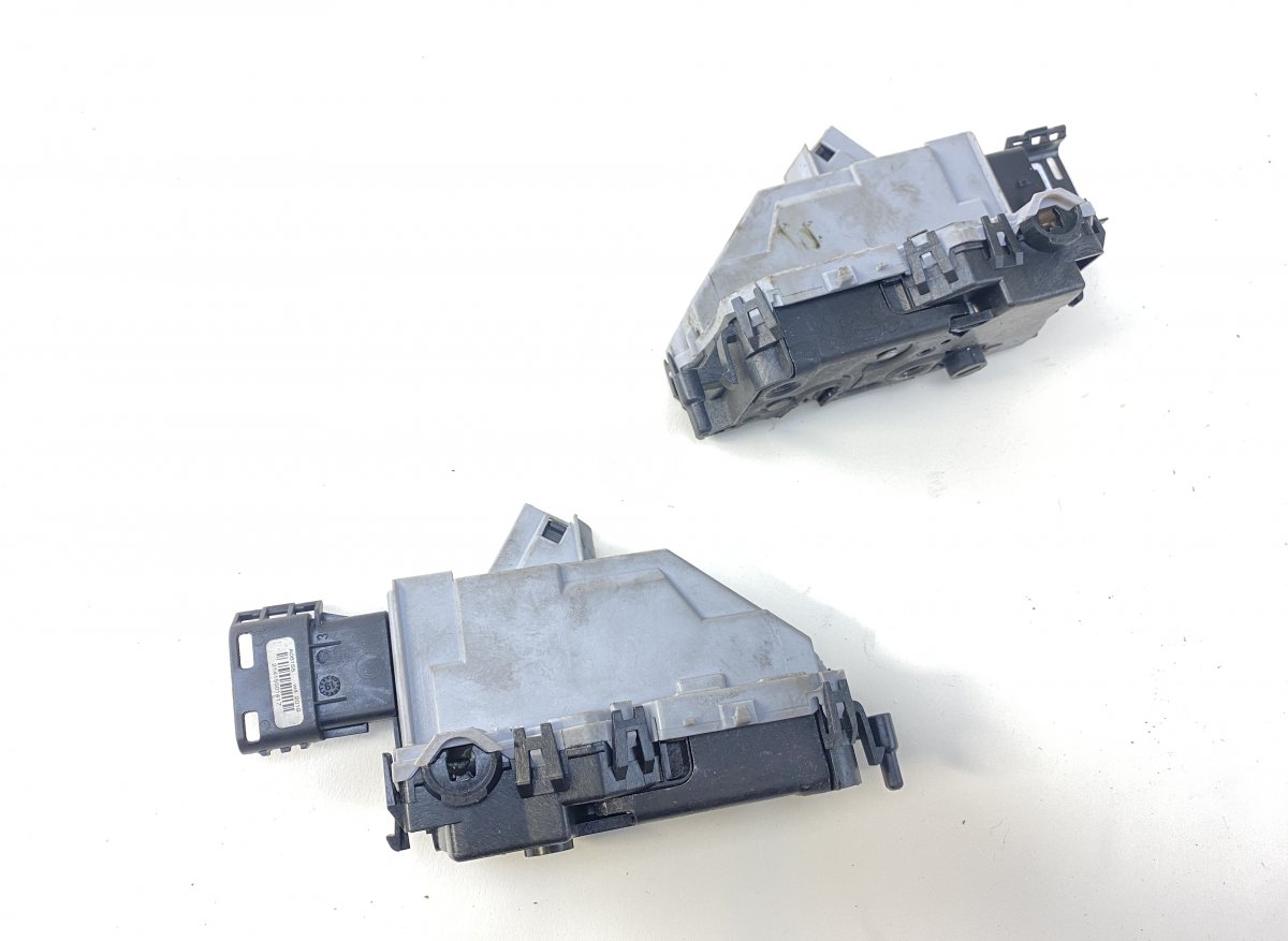 Toyota Proace Set of door locks (latches) 9808417480 9808417380 Set of door locks (latche...