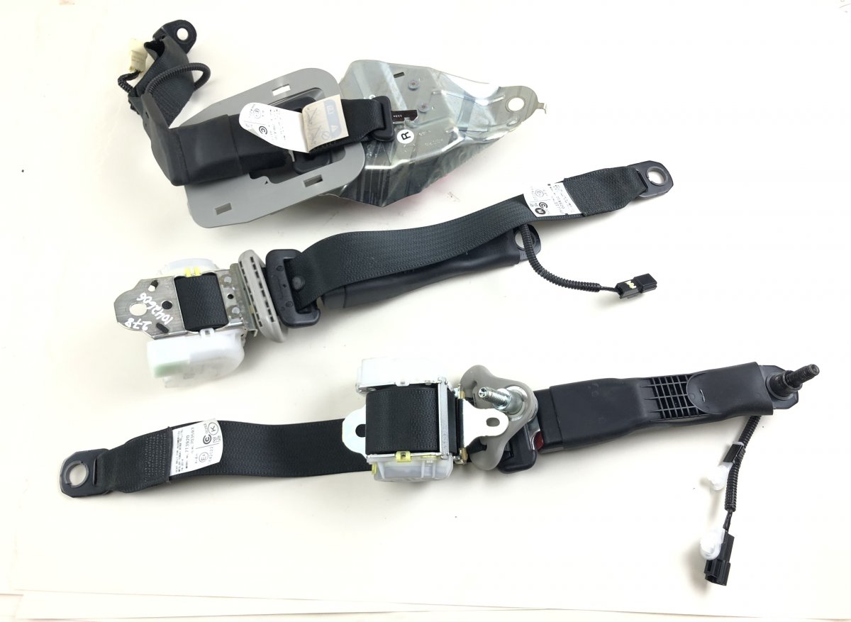 Toyota RAV4 (XA40) Seat Belt Set 7337042191 Seat Belt Set TOYOTA RAV 4 IV (XA40)...