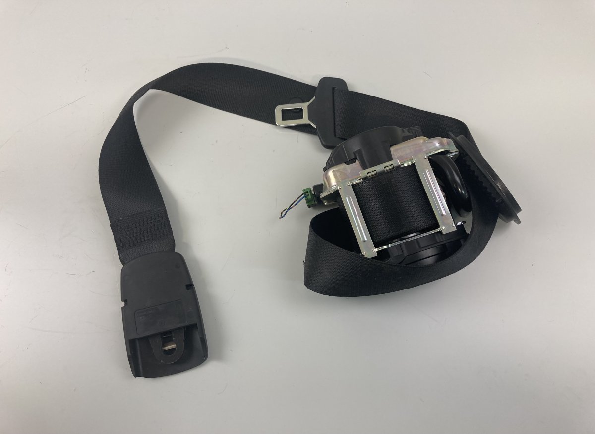 BMW 2 (F22 / F23) Seat Belt Front Right 012R0000 0589P10021 R2302LL Seat Belt Front Rig...