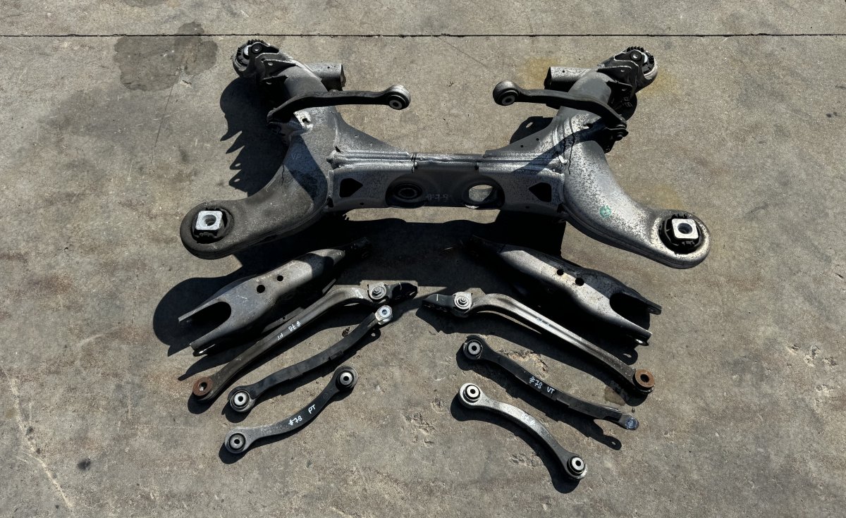 Mercedes-Benz A (W168) Rear axle beam A2303506900 A2303501106 R2303521805 R2303520205...