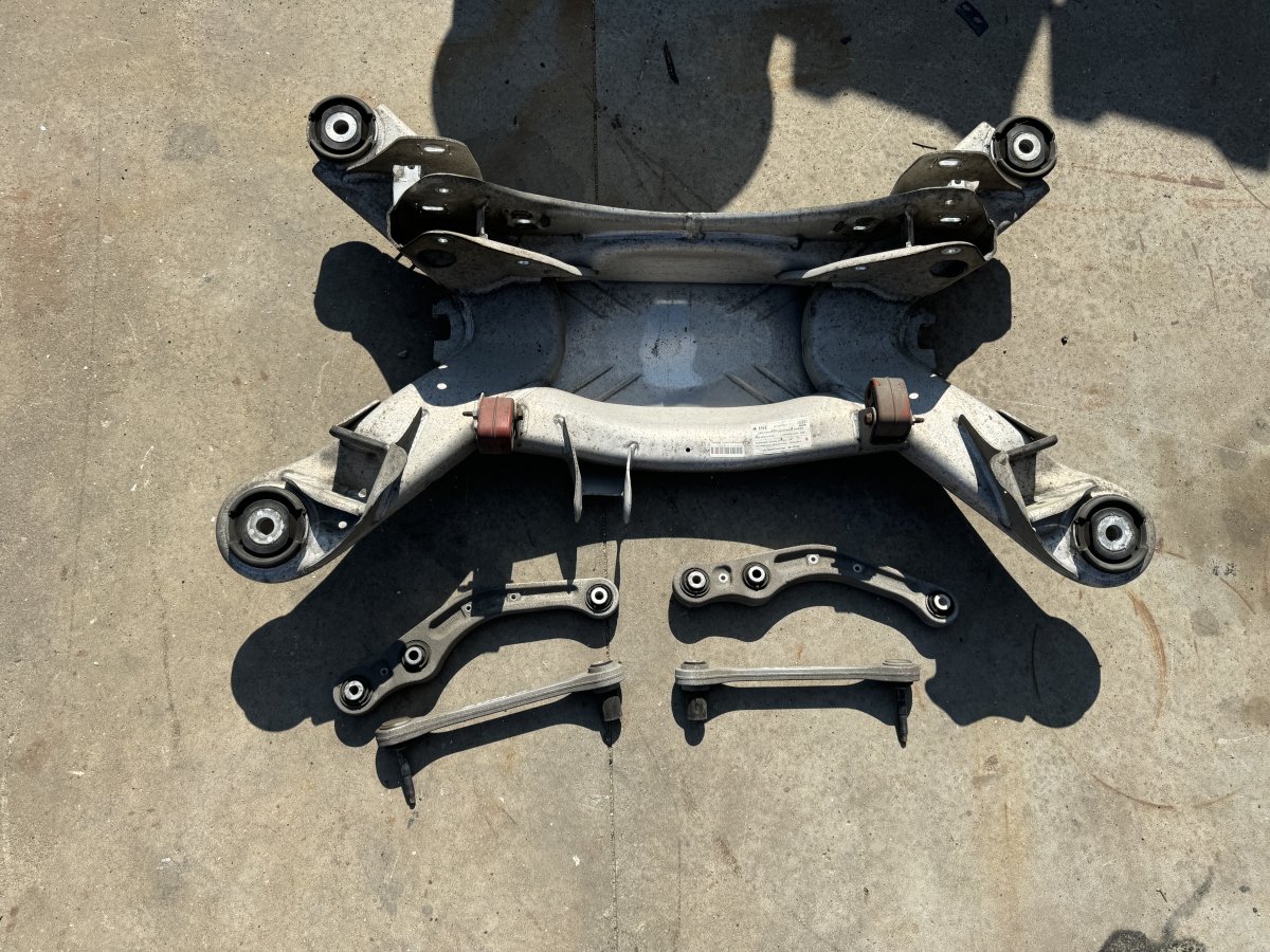 Audi A8 (D3) Rear axle beam 4E0201308A 4E0505235H 4E0505323Q 4E0501529G Rea...