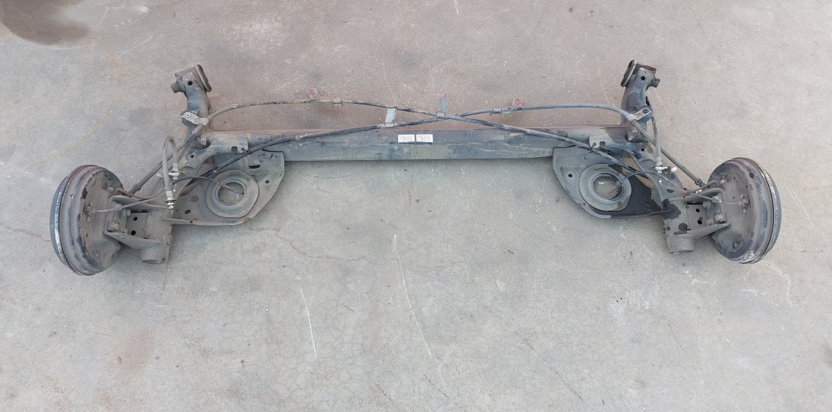Nissan Note (E11) Tagasilla ristitala 555013VA0A Rear axle Beam NISSAN NOTE II (E12) ...