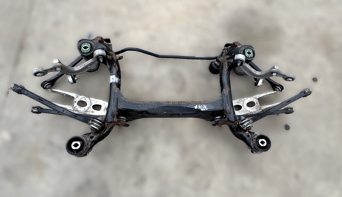 Audi A4 (B9) Rear axle beam 8W0505235AG 8W0511305AF Rear axle Beam AUDI A4 ...