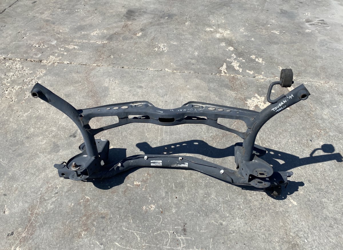 Volkswagen Touran Балка заднего моста 1K0505315BM 1K0505315BH Rear axle Beam VW TOURA...