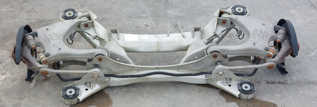 Audi A8 (D3) Rear axle beam 4E0505235F 4E0511512F 4E0511511F Rear axle Beam...