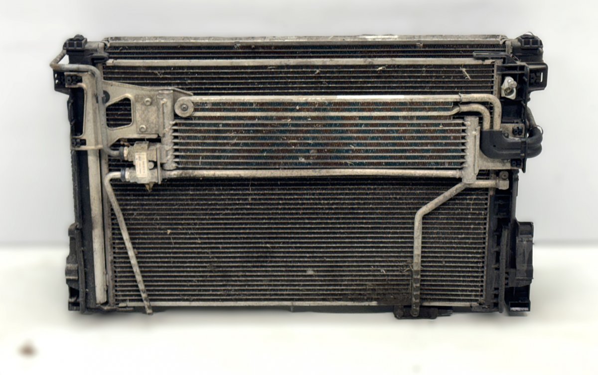 Mercedes-Benz C (W204) Radiator set A2045001203 A2045000654 A2045001001 Radiator se...