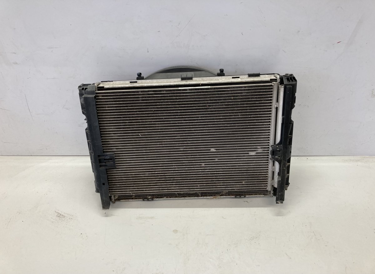 BMW 1 (E81 / E82 / E87 / E88) Radiator set 758166006 67327588974 500085400 3213303 9229022...