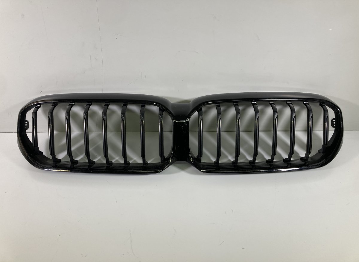 BMW 5 (G30 / G31) Radiator Grille 18517811 511318517811 Radiator Grille BMW 5 (G3...
