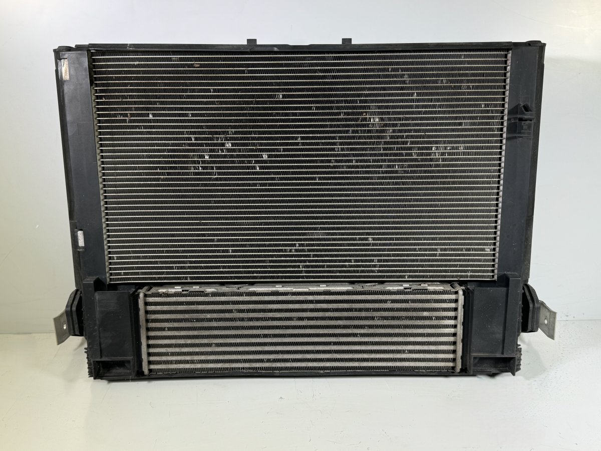 BMW 1 (E81 / E82 / E87 / E88) Radiator set 17117600516 64506804722 17517600530 Radiator se...