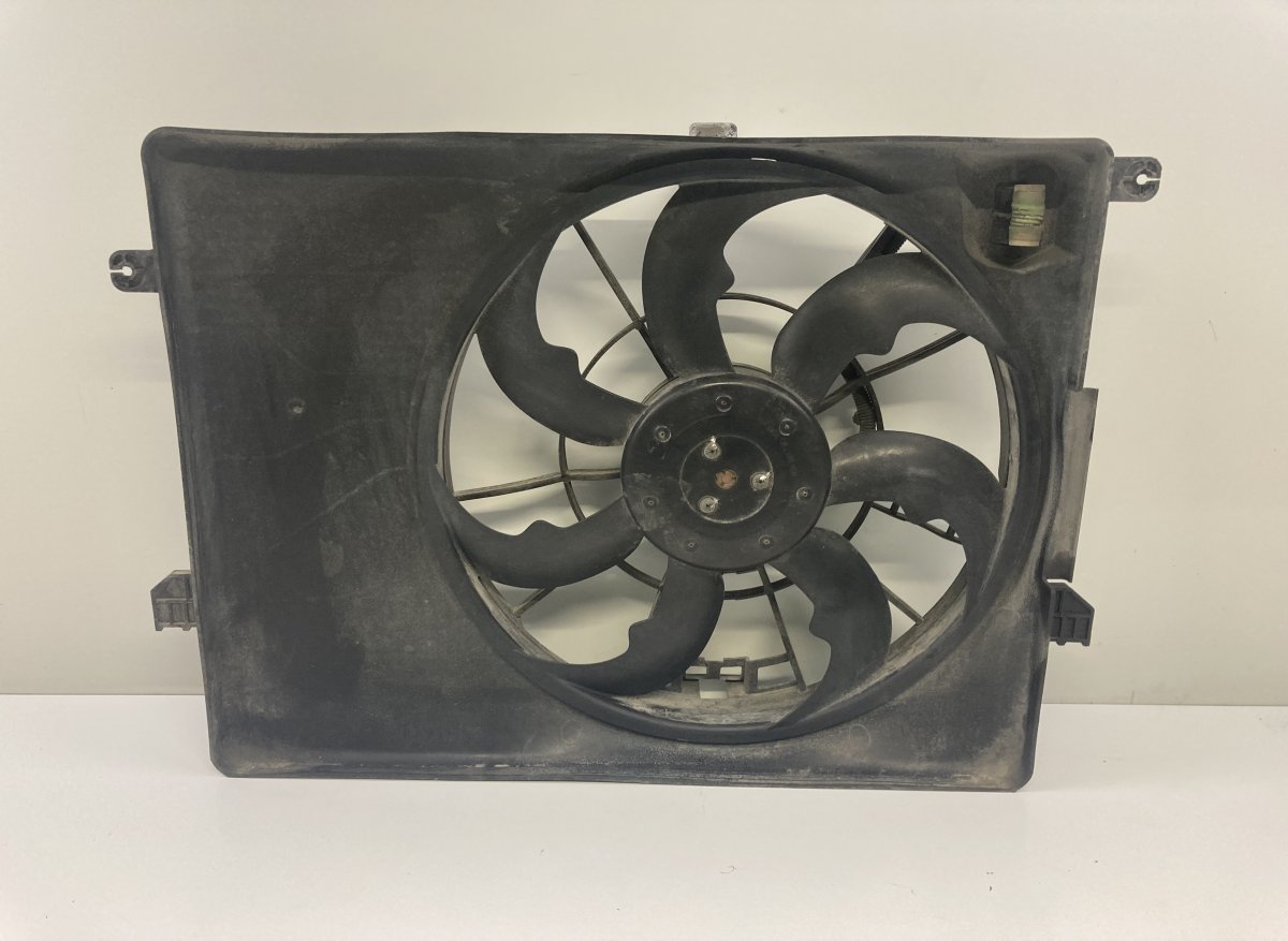 Hyundai i40 Radiator Fan Electric 25380-3Z000 Radiator Fan Electric HYUNDAI i40 (...