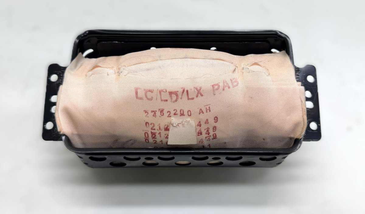 Chrysler 300 подушка безопасности для пассажира P68045027AE 68045027AE Passenger Airbag CHRYSLE...