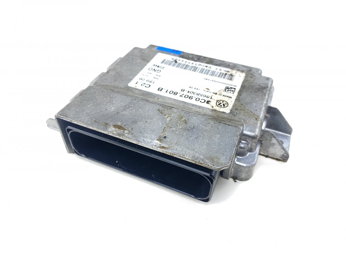Volkswagen Passat Parking brake control unit 16421001A 15658301B 15472601D 16421001-A 156583...