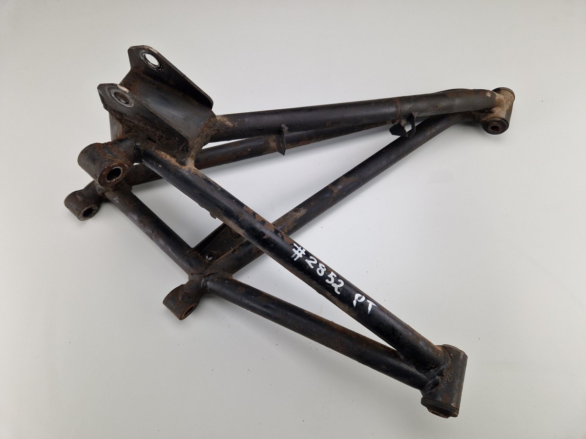 Maserati Quattroporte Rear Axle Track Control Arm lower Right 377000102 Rear Axle Track Control Arm lower Rig...