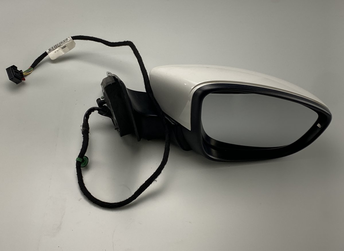 Volkswagen Jetta Right mirror