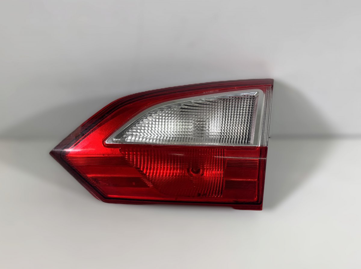 Ford C-Max Inner tail light, right AM5113A602BF Inner tail light, right FORD C-MAX...
