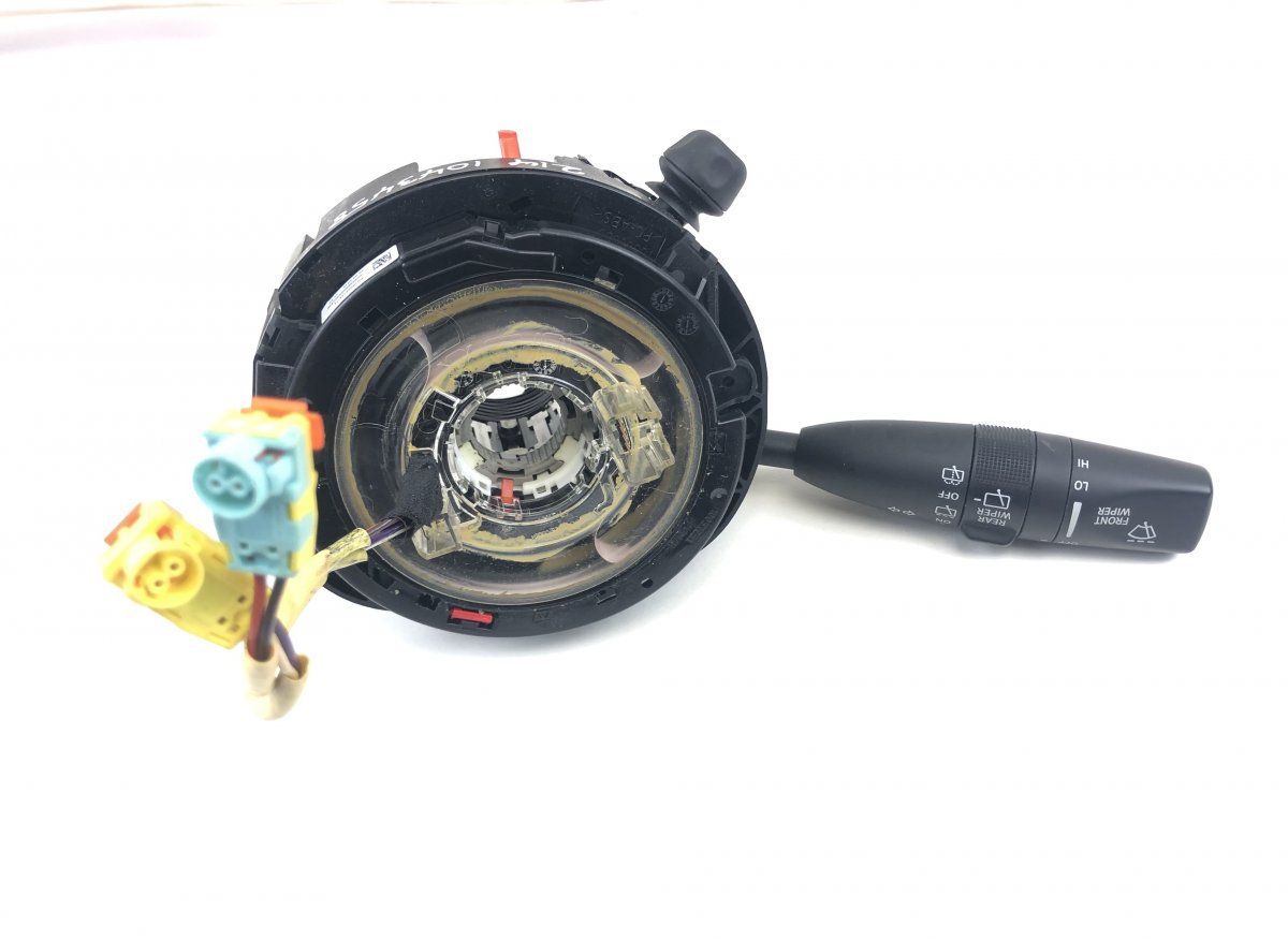 Jeep Grand Cherokee (WK) Indicator/wiper/slip ring switch (stalk) 1HE80DX9AE Indicator/wiper/slip ring switch (st...