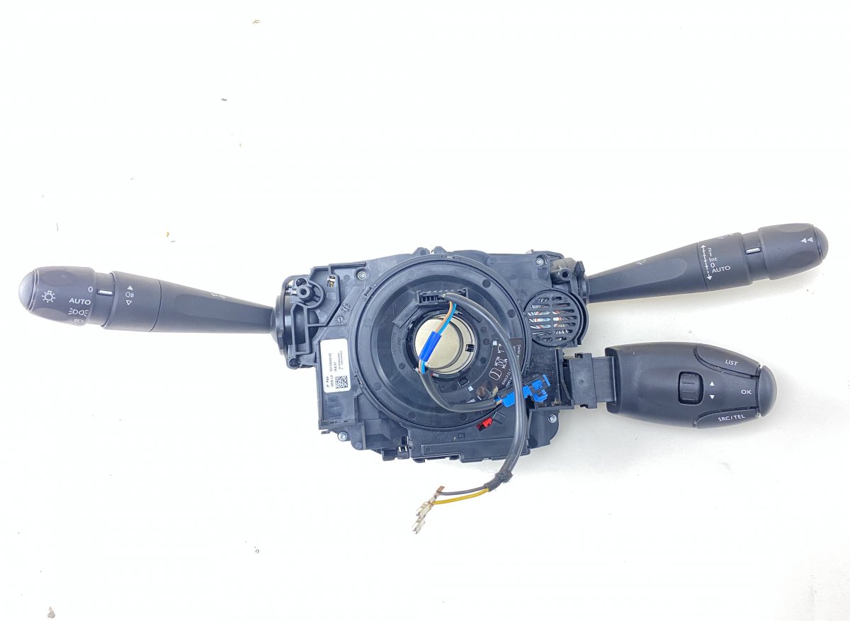 Toyota Proace Indicator/wiper/slip ring switch (stalk) 98262688ZD Indicator/wiper/slip ring switch (st...