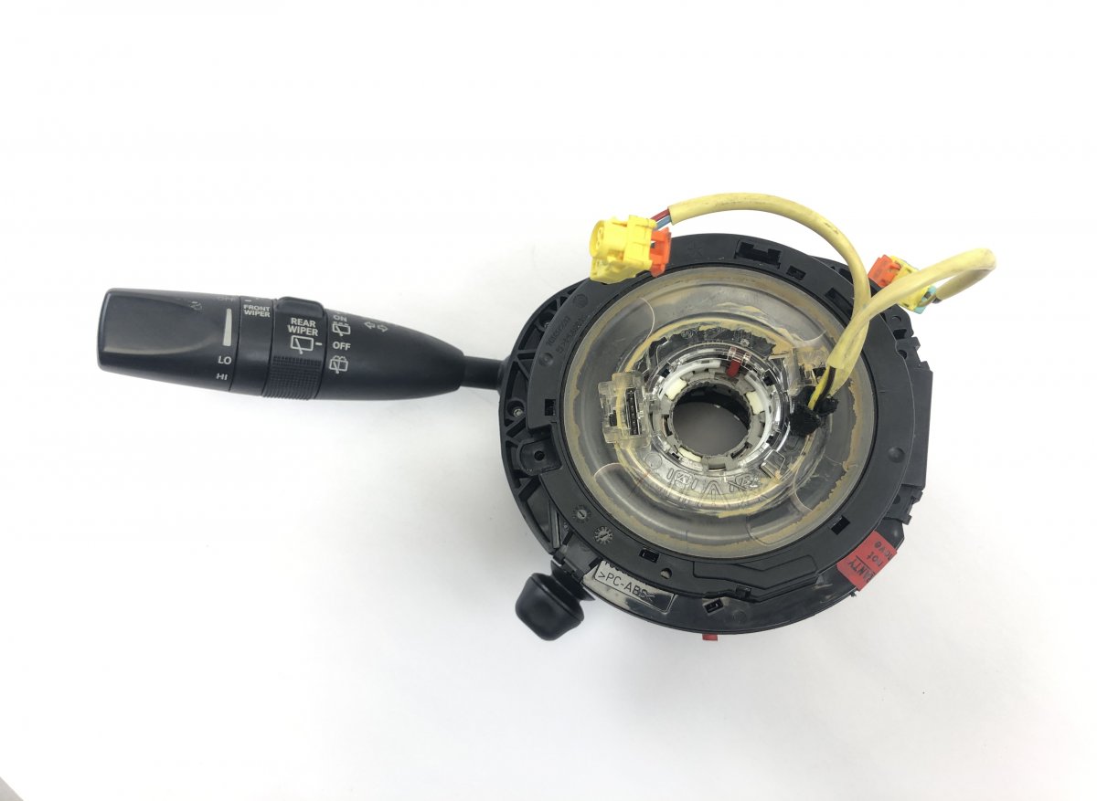 Jeep Grand Cherokee (WK) Indicator/wiper/slip ring switch (stalk) 1HE80DX9AE Indicator/wiper/slip ring switch (st...