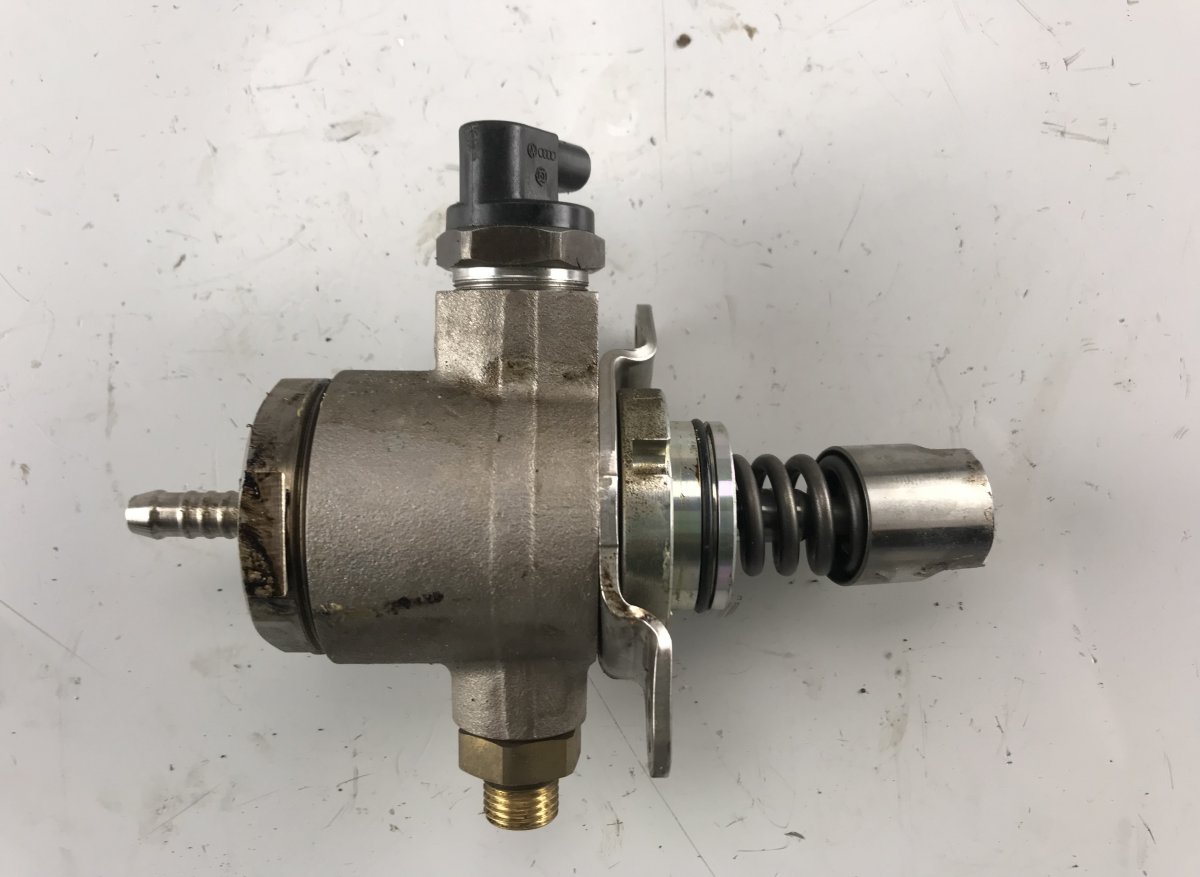 Audi A4 (B8) High pressure pump, petrol 06J127025 High pressure pump, petrol AUDI A4 / ...