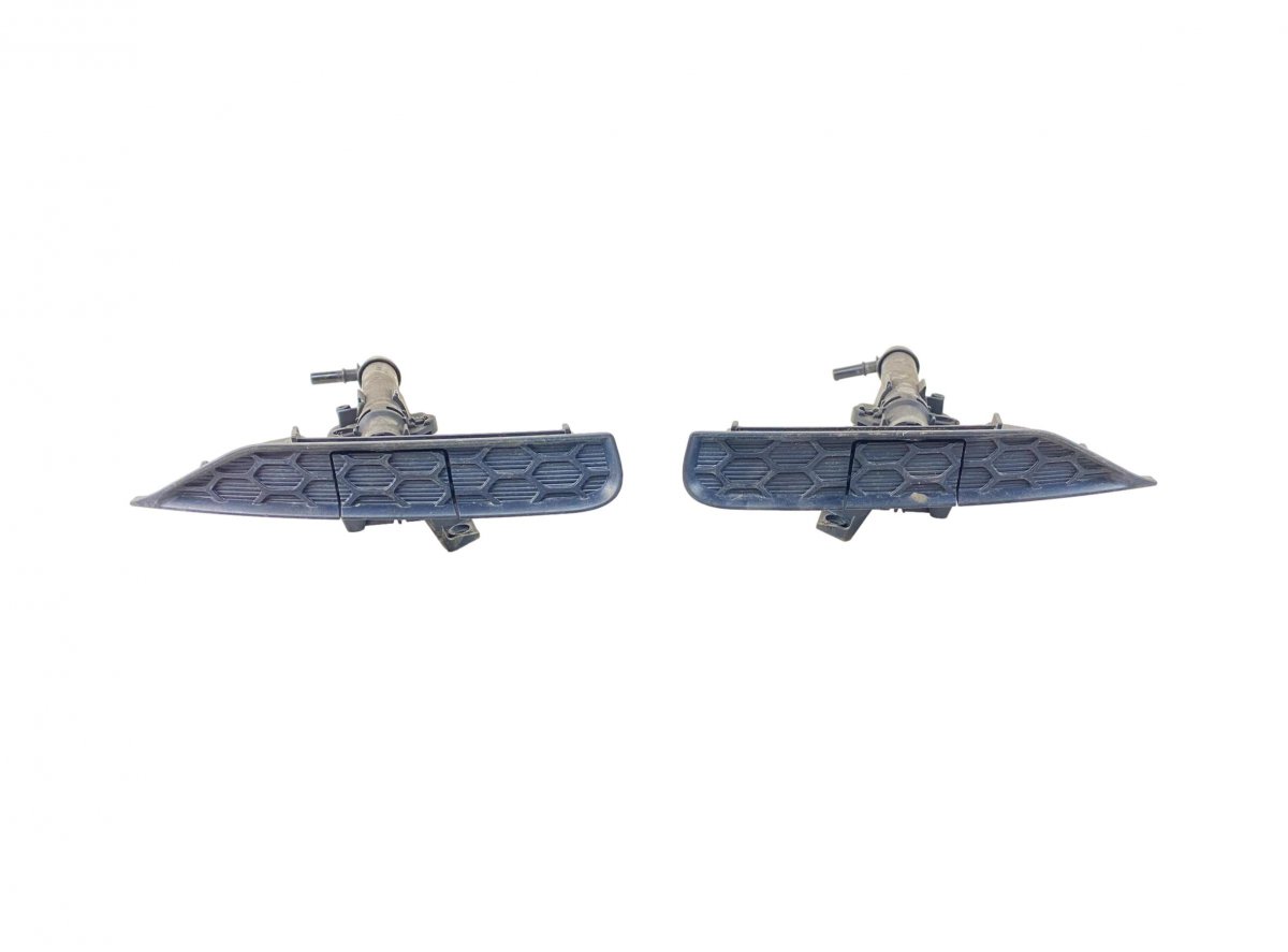 Jeep Grand Cherokee (WK) Headlight washer nozzle set 68223029AA 68223028AA Headlight washer nozzle s...