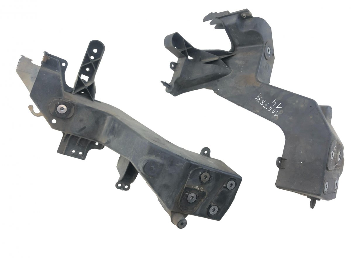 Jeep Grand Cherokee (WK) Headlight mounting/bracket, set 5156135AA Headlight mounting/bracket, set JEEP ...