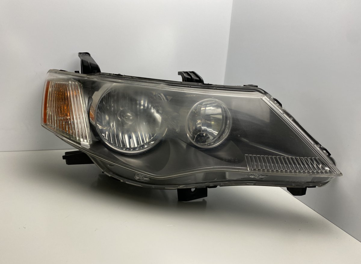 Mitsubishi Outlander headlight right 8301A160 Headlight right MITSUBISHI OUTLANDER I...