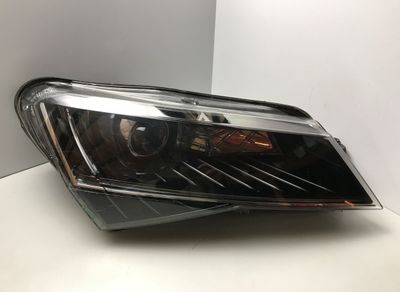 Phare droit 3V1941016A pour SKODA SUPERB III (3V3, 3V5) (2015-2024)