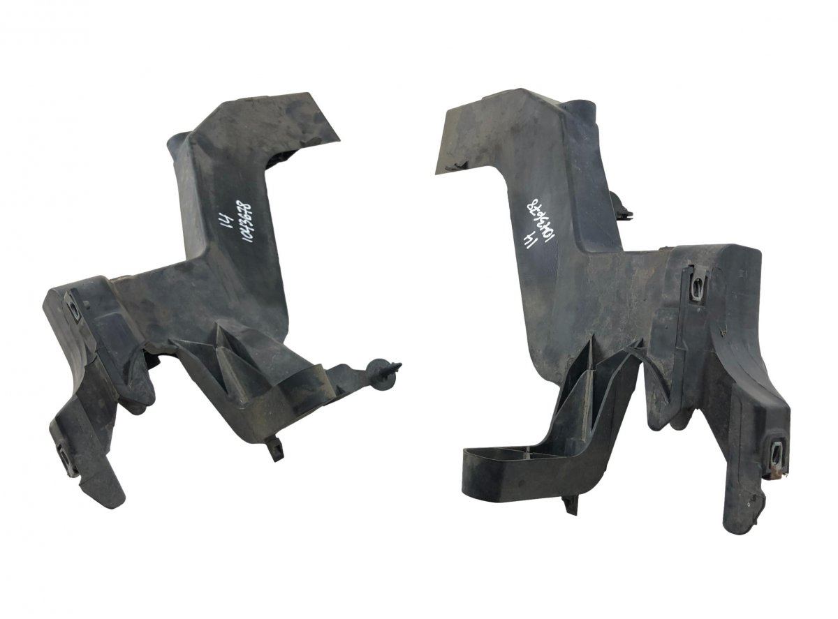 Jeep Grand Cherokee (WK) Headlight mounting/bracket, set 5156135AA Headlight mounting/bracket, set JEEP ...