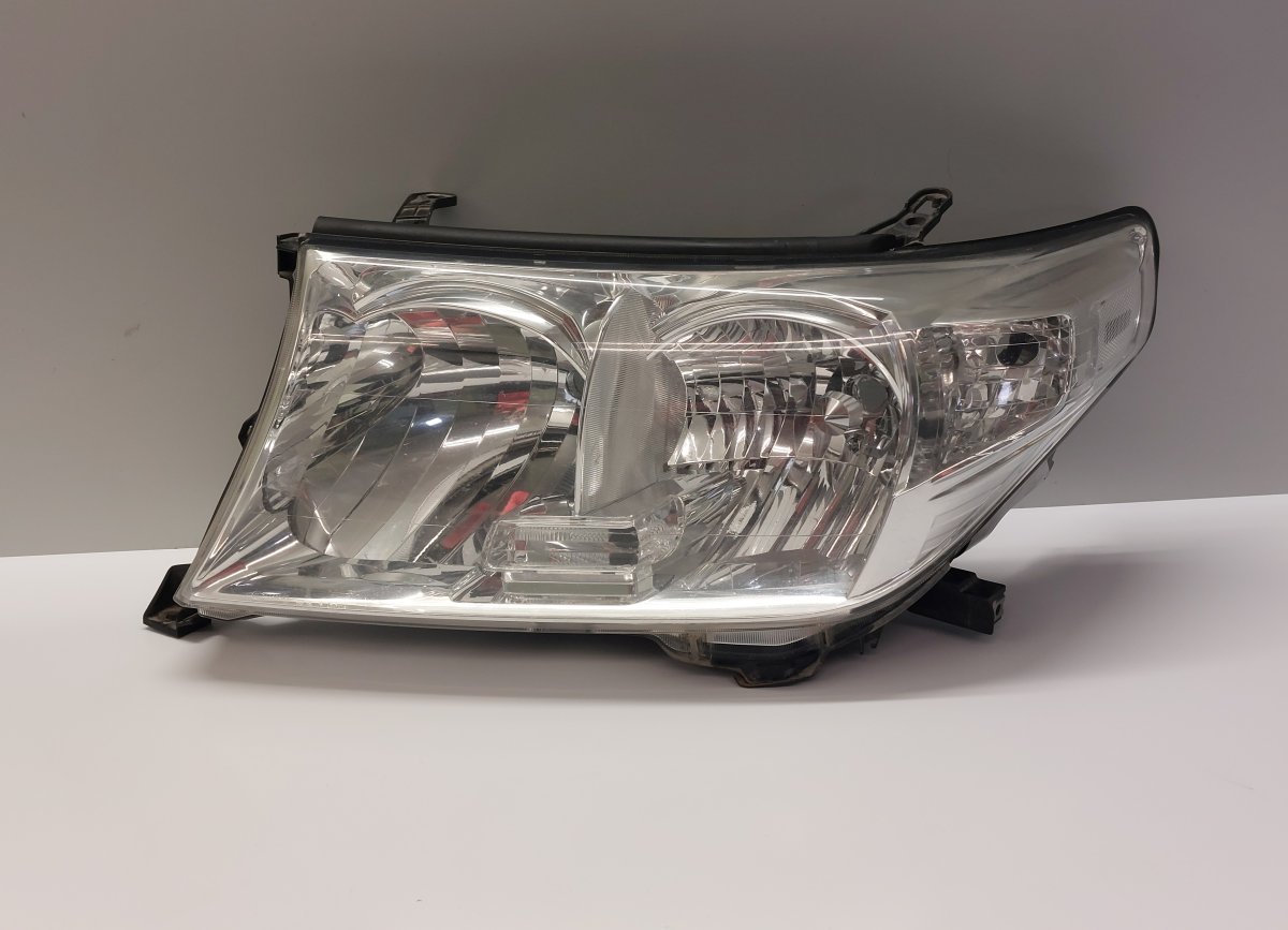 Toyota Land Cruiser 150 Left headlight 8117060C81 Left headlight TOYOTA LAND CRUISER 2...