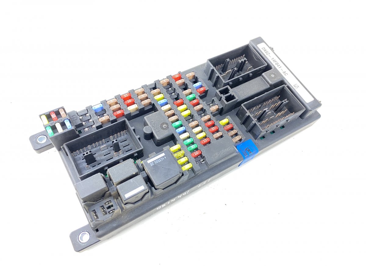 Land Rover Range Rover Sport (L494) Fuse box LR042132 Fuse box LAND ROVER RANGE ROVER SPORT ...