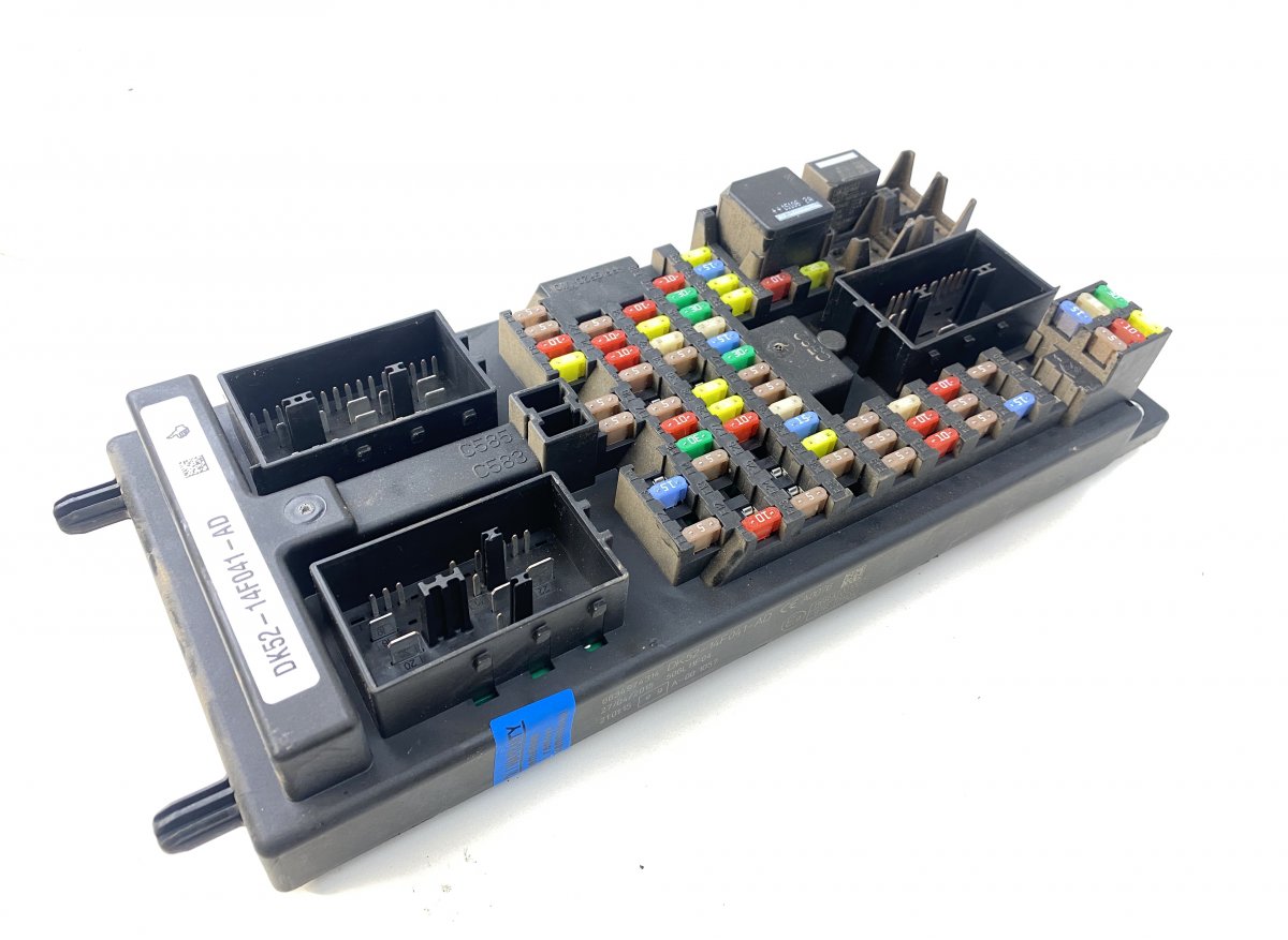 Land Rover Range Rover (L405) Fuse box LR045951 Fuse box LAND ROVER RANGE ROVER IV (LG...