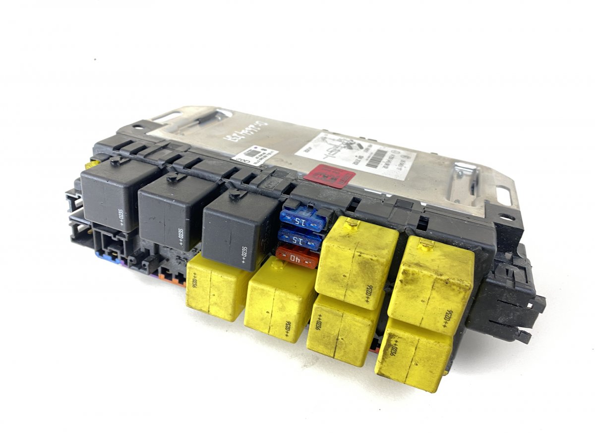 Mercedes-Benz A (W168) Fuse box MERCEDES-BENZ SL-CLASS (R230) (2001-2012) Fuse ...
