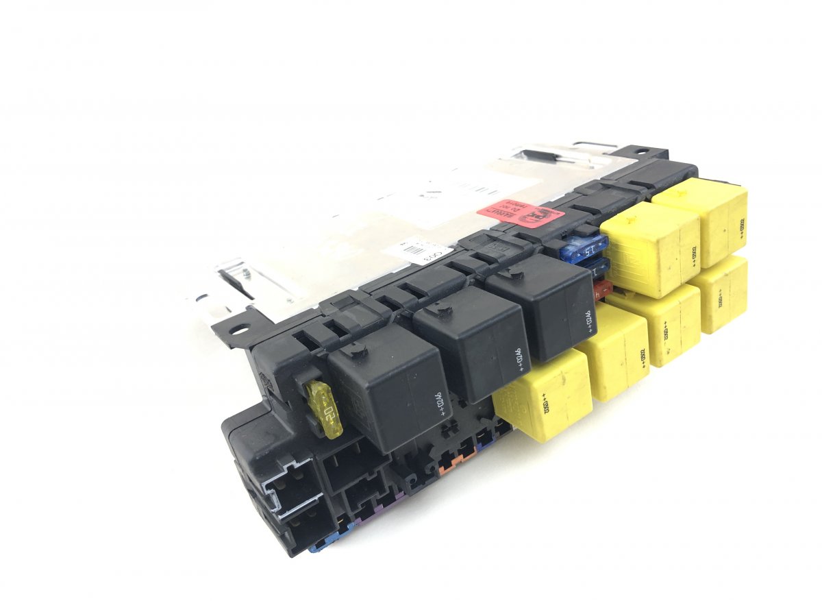 Mercedes-Benz A (W168) Fuse box 05045117 Fuse box MERCEDES-BENZ SL-CLASS (R230)...