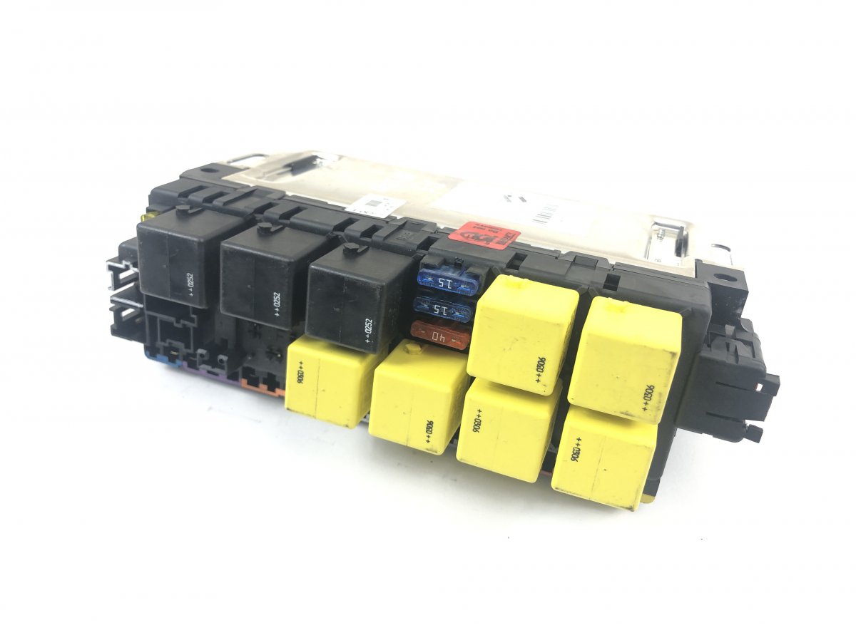 Mercedes-Benz A (W168) Fuse box 05045117 Fuse box MERCEDES-BENZ SL-CLASS (R230)...