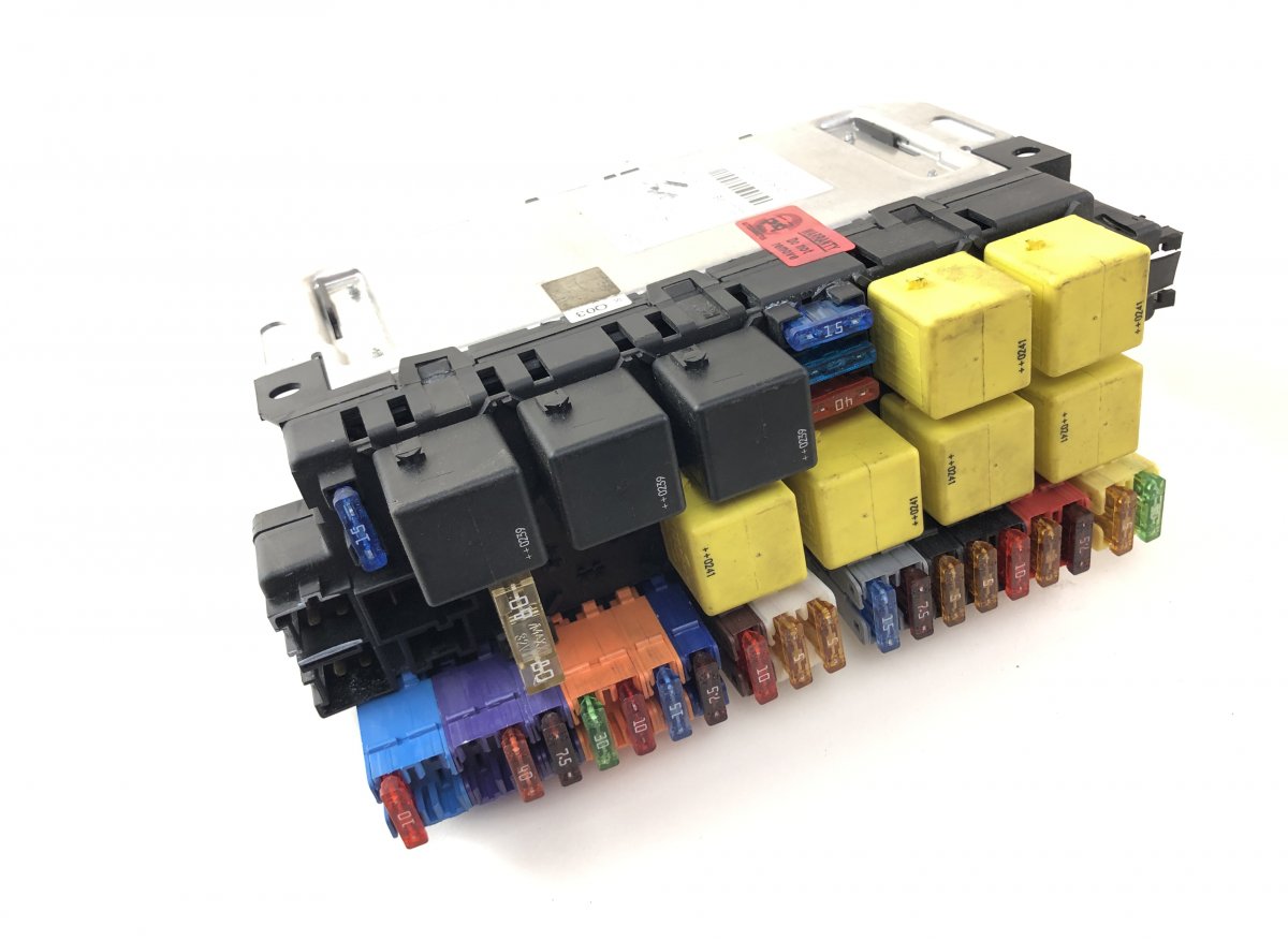 Mercedes-Benz A (W168) Fuse box 05045117 Fuse box MERCEDES-BENZ SL-CLASS (R230)...