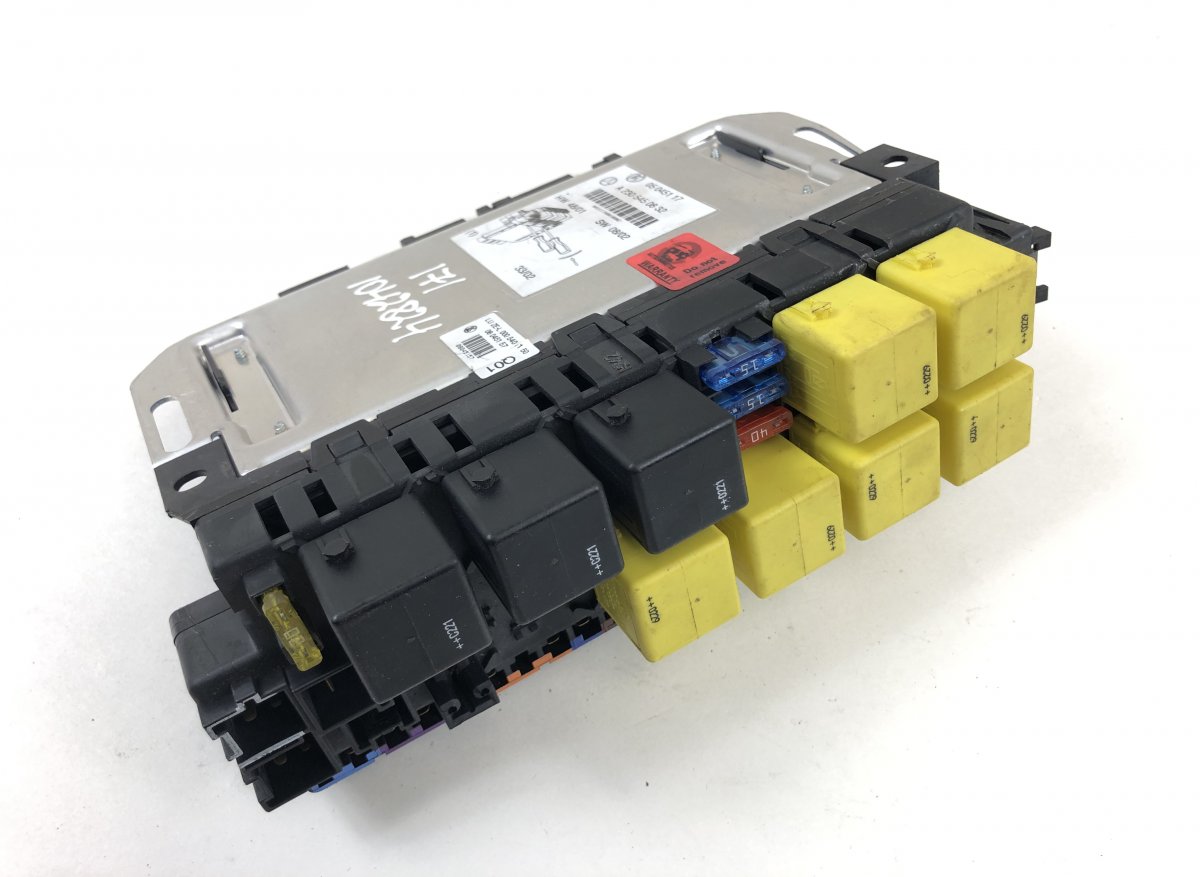 Mercedes-Benz A (W168) Fuse box 05045117 Fuse box MERCEDES-BENZ SL-CLASS (R230)...