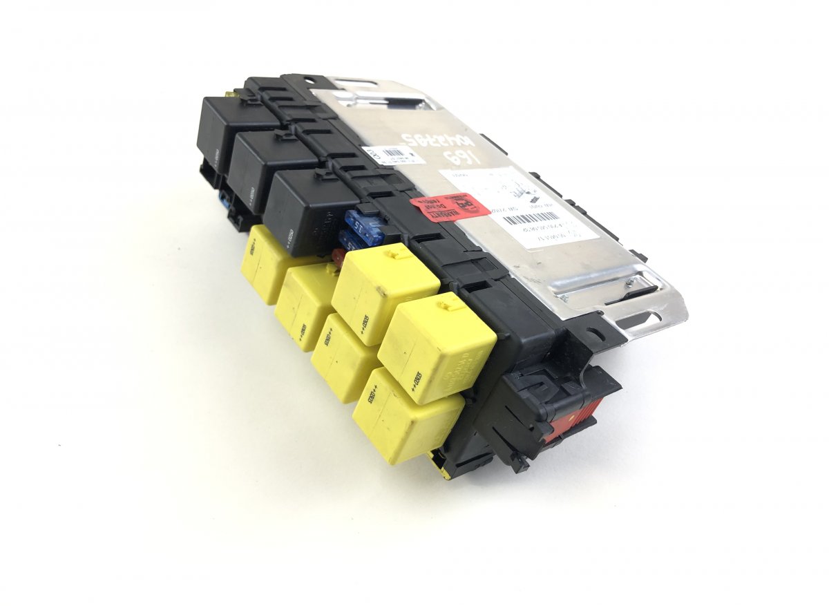 Mercedes-Benz A (W168) Fuse box 05045117 Fuse box MERCEDES-BENZ SL-CLASS (R230)...