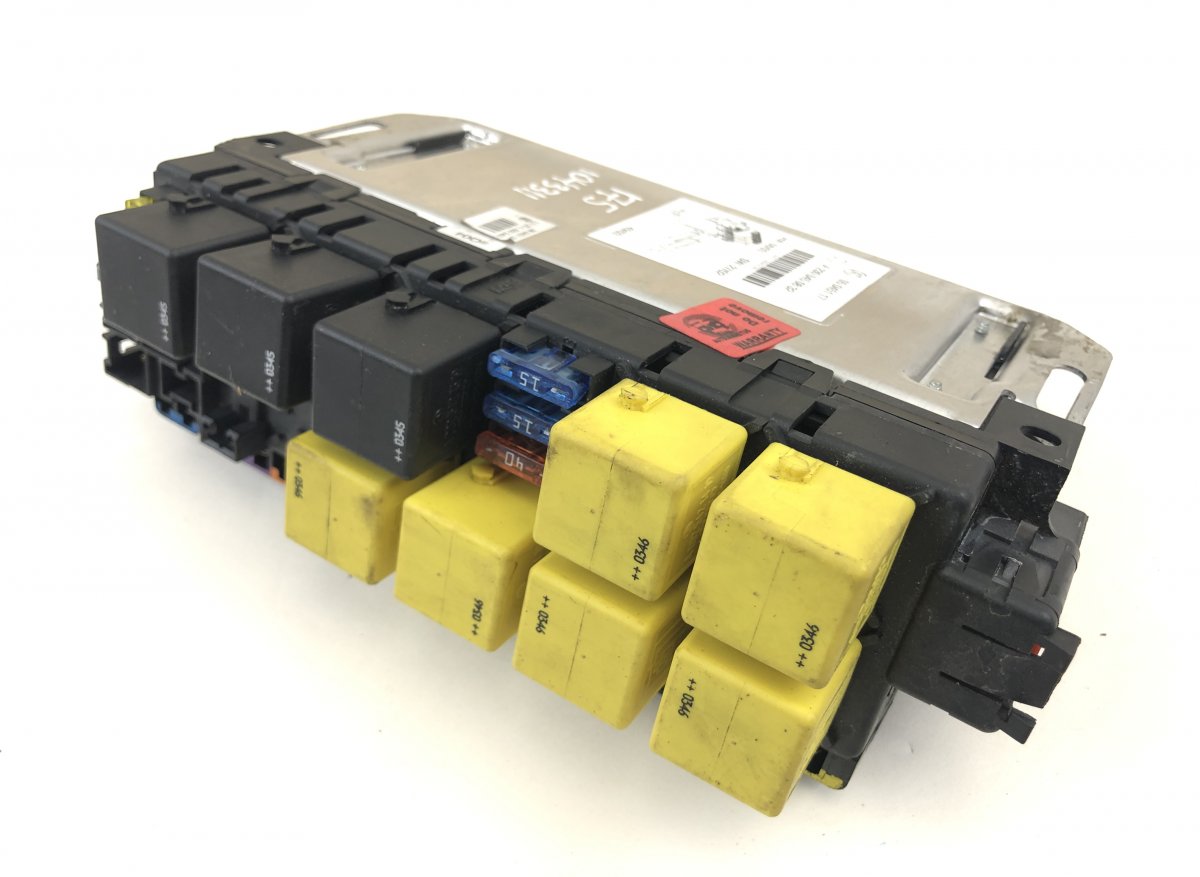 Mercedes-Benz A (W168) Fuse box 05045117 Fuse box MERCEDES-BENZ SL-CLASS (R230)...