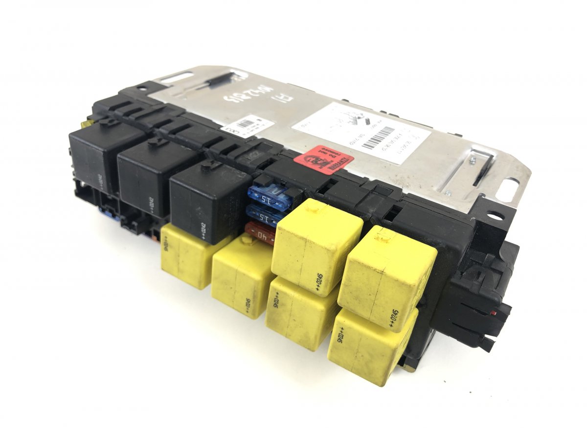 Mercedes-Benz A (W168) Fuse box 05045117 Fuse box MERCEDES-BENZ SL-CLASS (R230)...